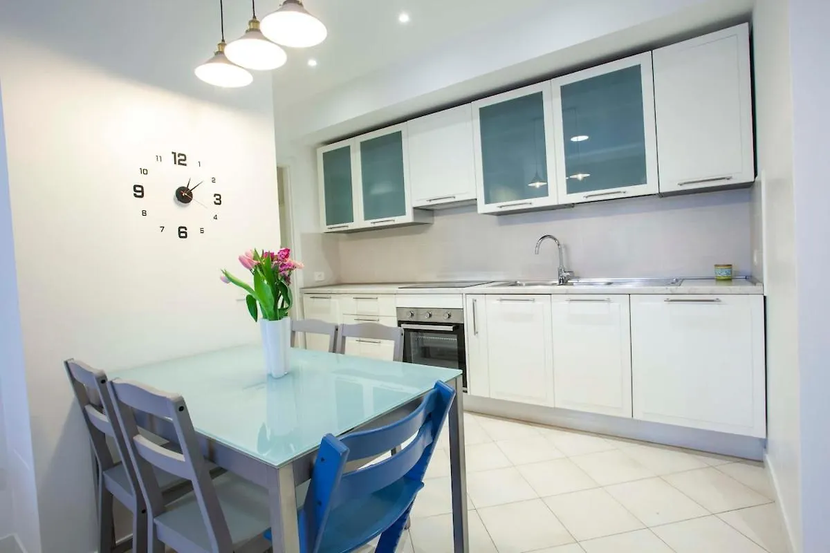 Rota 64 Guest House - Monza Italy